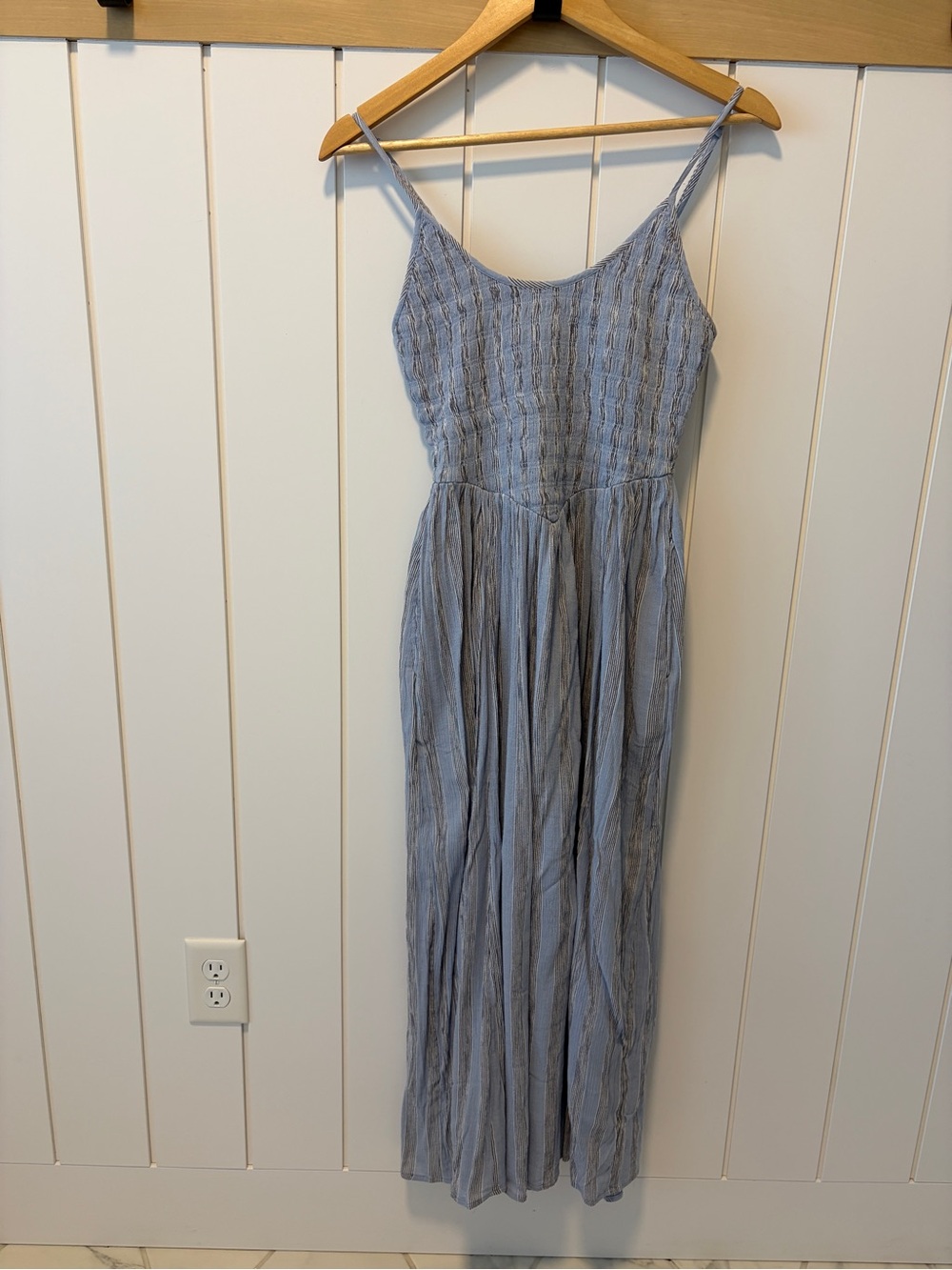 Aerie Blue Striped Flowy Midi Dress - Size Extra Small - NWT - Picture 2 of 4